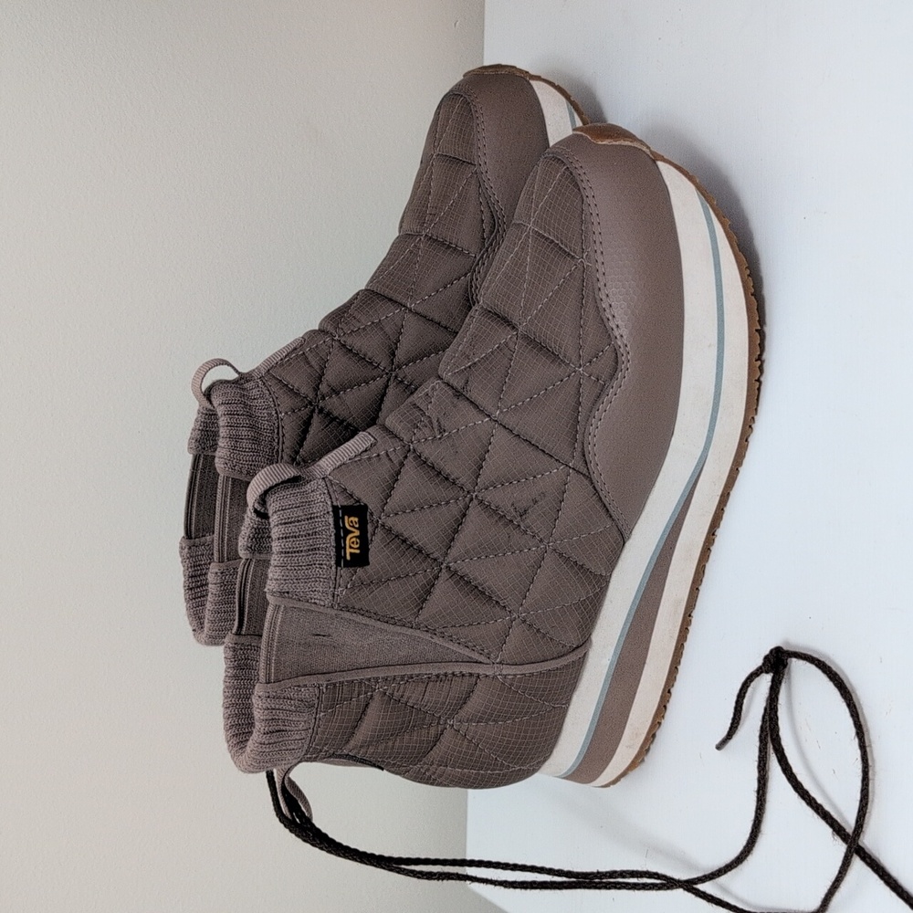 Teva Women's ReEmber Mid Platform Quilted Boots